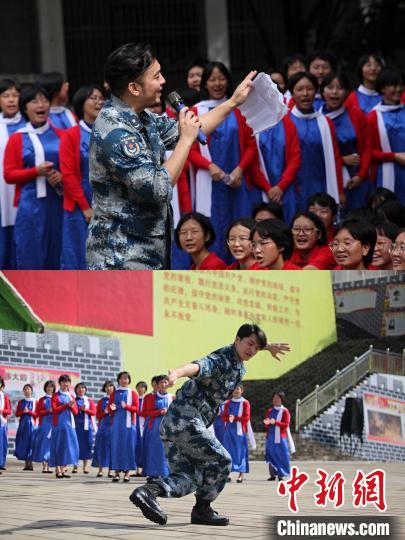 张原铭(上图)和姜华(下图)为华坪女子高级中学的学生们授课 张学军 摄