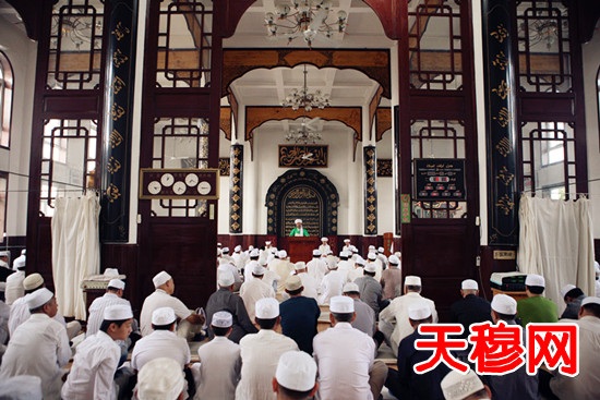 华北地区最大穆斯林聚居地天穆村喜迎“开斋节”