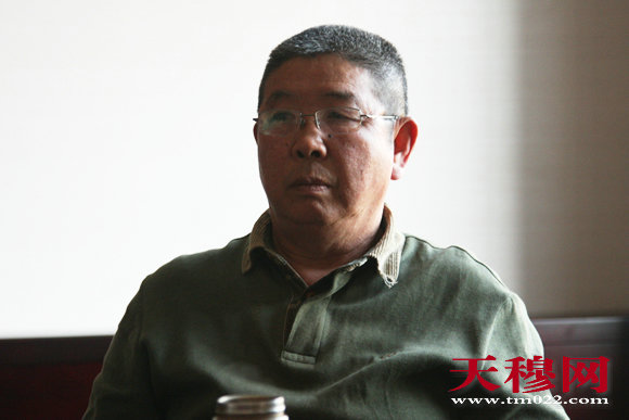 天穆村召开党的群众路线教育实践活动动员大会