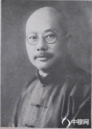    唐柯三先生是中国20世纪前期“回教文化运动”的参与者，是抗日战争时期国统区“回教文化运动”的领军人物，是伊斯兰教文化的积极倡导者。